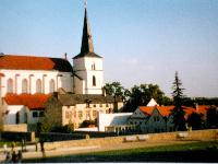 pohled na hotel od zmku
