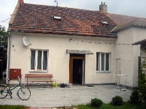 pohled ze dvora